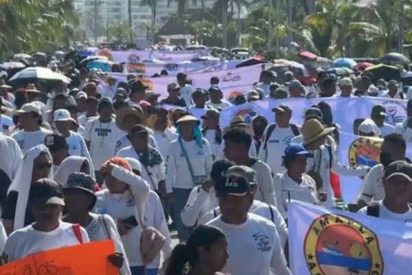 Prestadores de servicios náuticos en Acapulco exigen claridad sobre Marina&nbsp;Bus