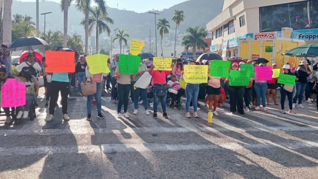 Padres cierran Costera en Acapulco y logran atención oficial por falta de&nbsp;luz