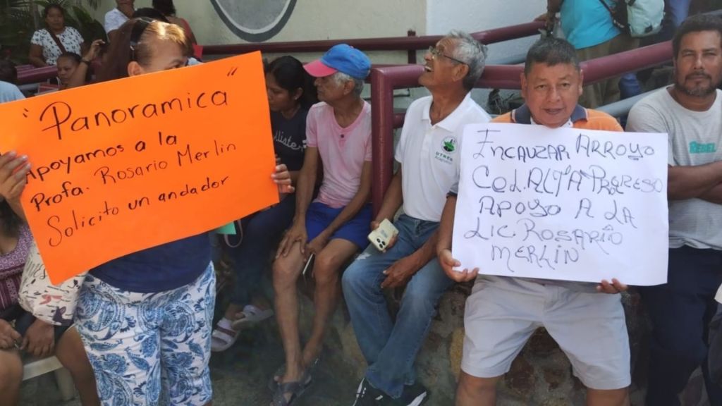 Vecinos de Acapulco cierran el Ayuntamiento; exigen obras urgentes&nbsp;post-huracanes
