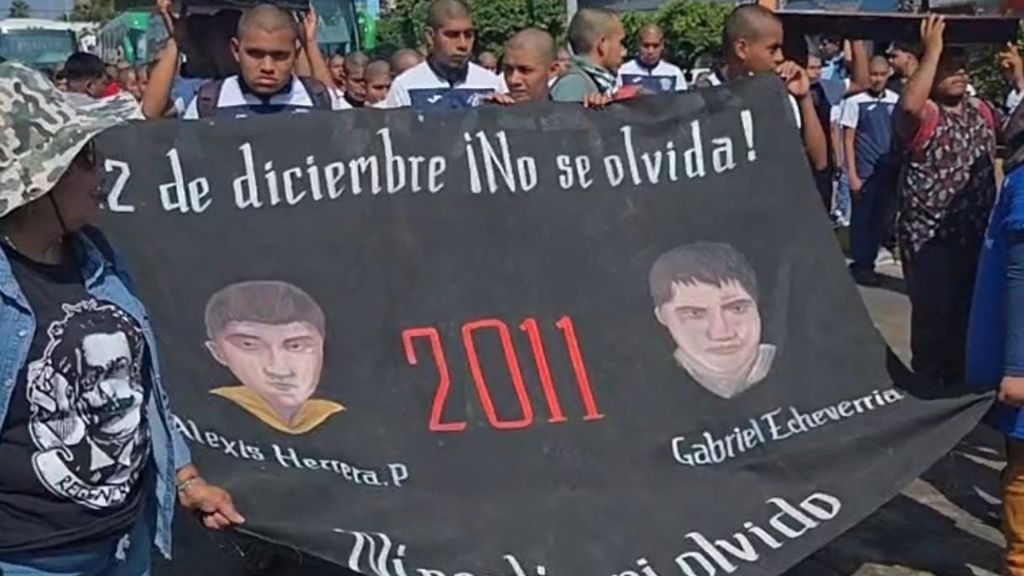 Normalistas marchan en Chilpancingo tras 14 años de impunidad por el homicidio de sus&nbsp;compañeros