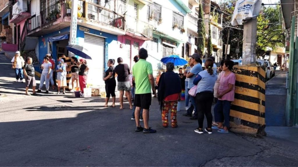 Bloqueos ciudadanos colapsan Chilpancingo ante desabasto extremo de agua en&nbsp;hogares